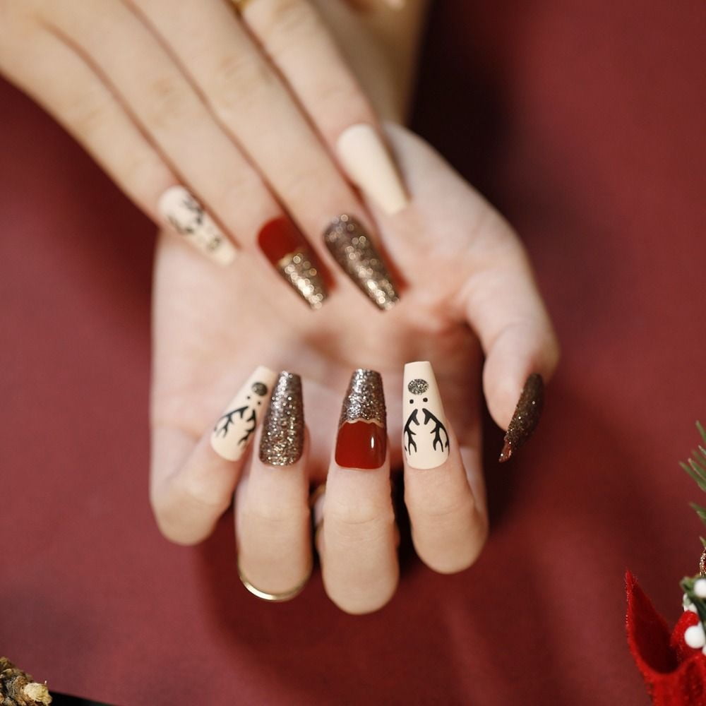 72pcs Christmas False Nails Long Coffin Press on Nails with Glue Stickers  Ballerina Full Cover Fake Nails Christmas Nail Decorations for Women (A) :  Amazon.co.uk: Beauty